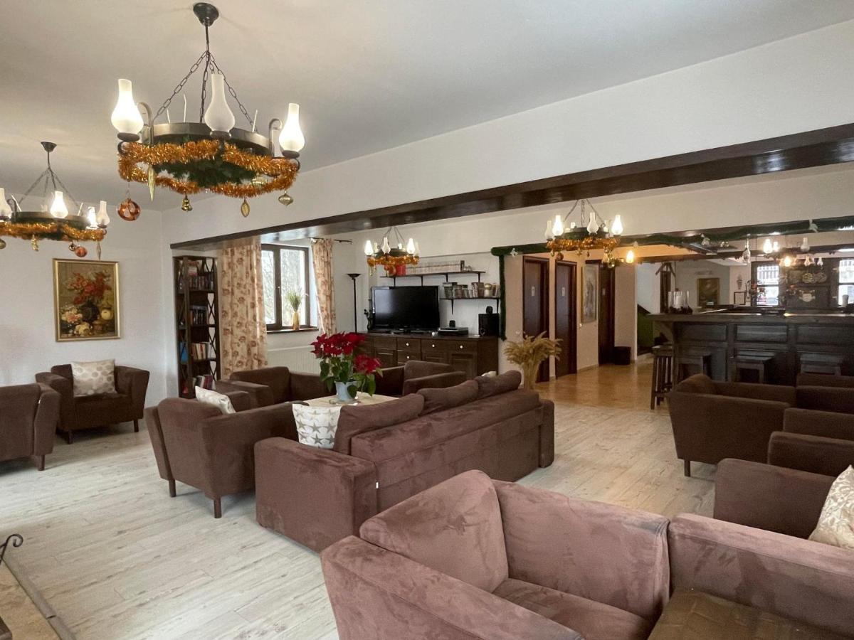 Casa Luce - Camere De Inchiriat บุชเตนี ภายนอก รูปภาพ